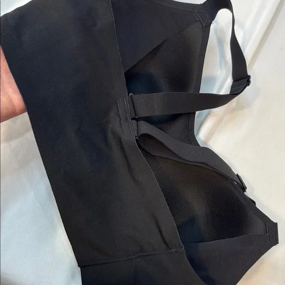 Victoria’s Secret OnPoint Sports bra, Black Women's Intimate Bra, Size S-DD/P-DD - Picture 15 of 16
